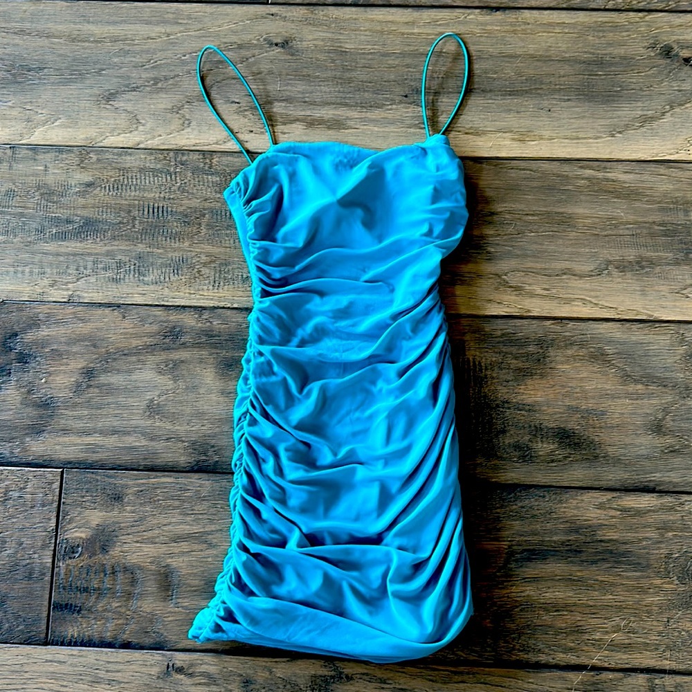 Worn once for homecoming.